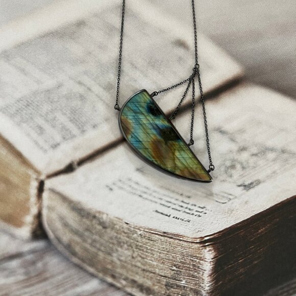 LAUREL'S BENCH Artisan Labradorite & Sterling Silver Suspension Necklace is NWOT - Picture 2 of 8